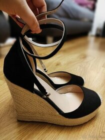 Sandále na kline/plnom opätku - 2