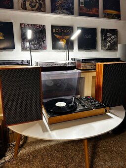 Gramofon Tesla s reproduktormi - 2