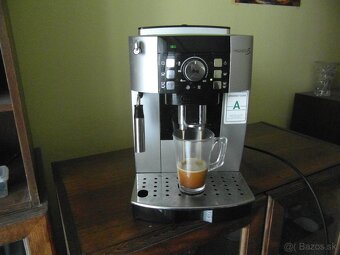 DeLonghi Magnifica S - 2