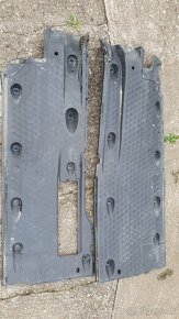 Spodne plasty VW touran - 2