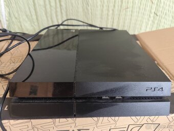 Predám PS4 - 2