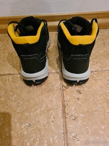 Trekové topánky Adidas - 2