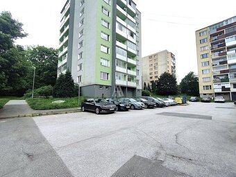 GARSÓNKA ADLEROVA, KOŠICE SÍDLISKO DARGOVSKÝCH HRDINOV - 2