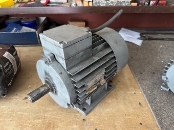 Predam elektromotory 2,2kW a 550w - 2