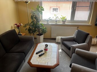 Predam obyvackovy roztahovaci gauc aj s dvoma fotelkami - 2