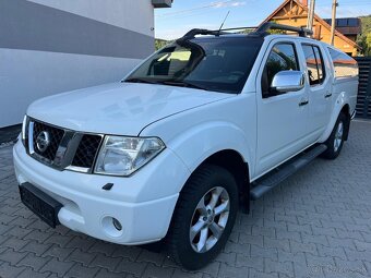 Nissan navara 2.5diesel automat 126kw - 2