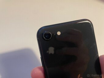 iPhone SE 2022 64GB - prasknutý displej - 2