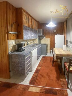 Ponúkame Vám na predaj 3-izbový byt na Ždiarskej ulici v mes - 2