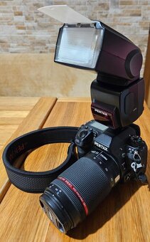 Predám telo Pentax K5-II + príslušenstvo + objektívy - 2