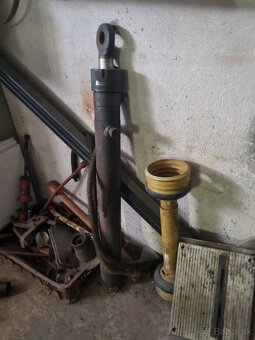 Hydraulický piest. - 2