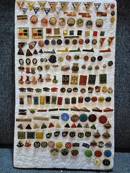 Sbierka odznakú a vyznamenání cca 2100ks - 2