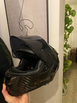 Karbónová prilba na motorku - 2