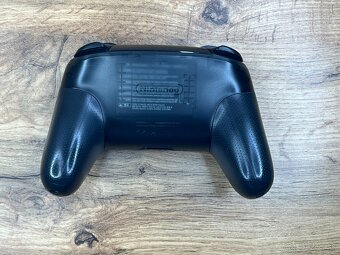 Nintendo Switch Pro Controller - 2