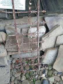 Staré zábradlie mreža - 2