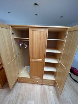 REZERVOVANE - Predam sadu nabytku - 2