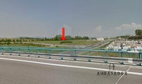 Viditeľný investičný pozemok pri R1 - 2