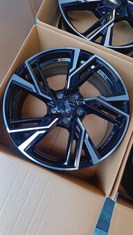 5x112 R18 RS5 (čierno-leštené) - 2