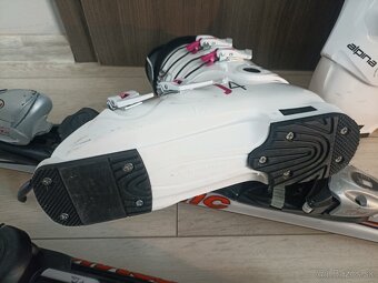 lyže Atomic a lyžiarky - 2