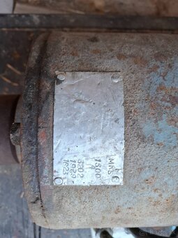 Motor s prevodovkov - 2