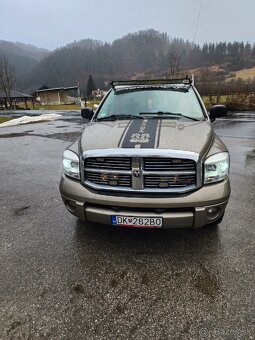 Predám dodge ram 5,7 hemi 4x4 2007 laramie - 2