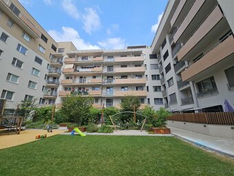 NA PREDAJ 3 IZBOVÝ BYT BRATISLAVA - 2