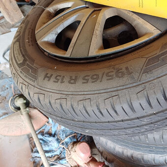 predám letné pnu na diskoch na škoda oktávia 195/65R15H - 2