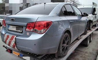 Chevrolet Cruze 1.6 2012 Predám MOTOR F16D4 DVERE a iné - 2