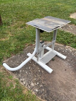 Stojan na/pod motorku - 2
