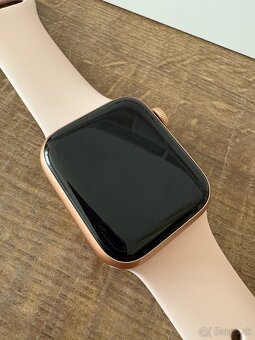 Apple Watch SE (2022) rose gold 40mm - 2