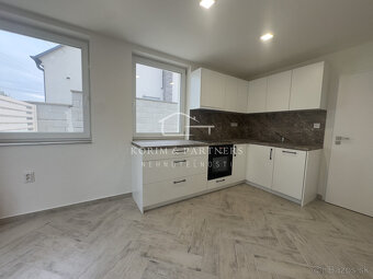 Administratívno–obchodná budova s potenciálom – investícia,  - 2