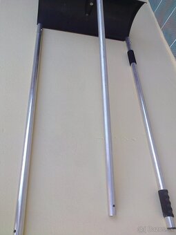 Lopata na sťahovanie snehu zo strechy, - 2