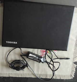 Toshiba Satellite Pro R50-B-15T - 2