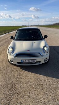 Mini cooper  1,6 b automat r.v.2008 - 2