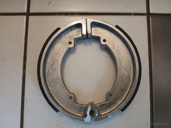 Brzdove čeľuste jawa. - 2