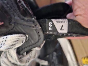 BAUER SUPREME MACH -7 fit3 v TOPP CENE - 2