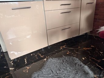 Kuchynská linka - 2