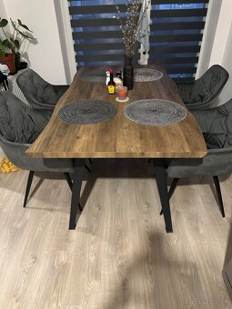 Jedalensky stôl - 2