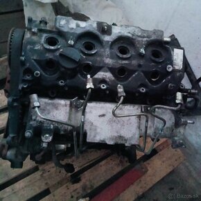Motor Avensis - 2