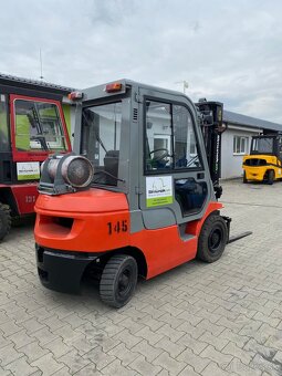 Vysokozdvižný vozík BT LPG pohon 2500 kg - 2