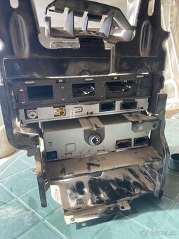 Predam antenu na mmi ( modul radia)audi a6 c6 - 2