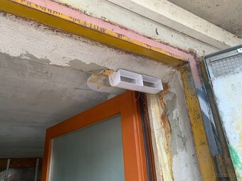 Štýlová a multifunkčná garáž v Karlovej Vsi – 24 m² - 2