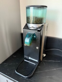 Predam elektrický mlynček na kávu Rancilio Rocky SD - 2