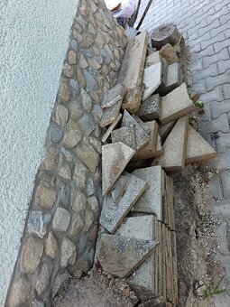 Darujem dlažbu vhodná na chodník. - 2