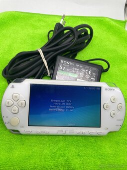 Sony PSP 1004 Playstation Portable WHT. - 2