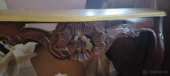 Konsola vyrezavana - 2