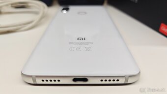 Xiaomi Mi8 biely - 2