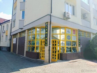 🏢 Obchodný priestor na prenájom – Malé námestie, Malacky - 2