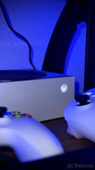 Xbox Series S (512 GB) + 2 ovládače – TOP stav - 2