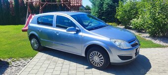 Opel Astra Hatchback 1,4 benzín - 2