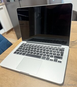 MacBook Pro 13” Retina (2015) – i5 / 8 GB / 256 GB SSD - 2
